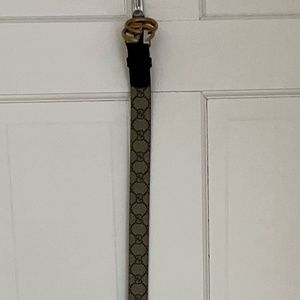 EUC Gucci Double G Buckle Belt